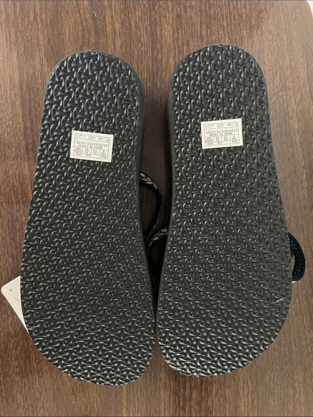 Teva New With Tags Black Platform Sandals with Yellow Floral Straps Size 9 - Picture 8 of 10